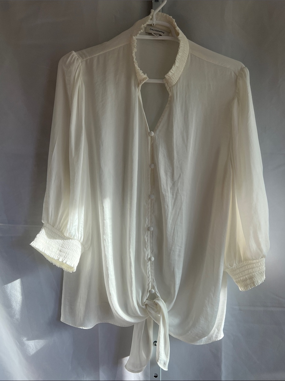 Calligraphie Women's Ivory Tie-Front Ruffled-Collar Blouse Silky Soft Pretty